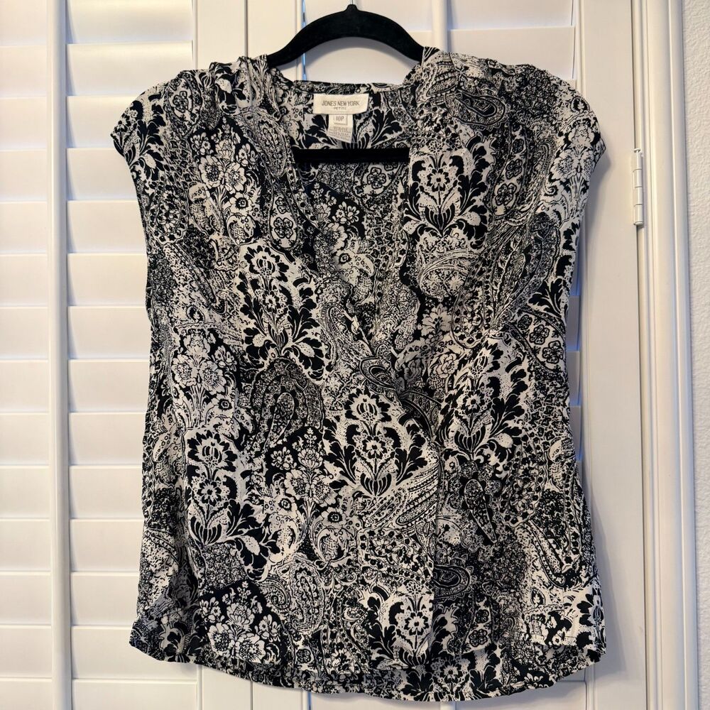 Luxury Jones New York 100% Silk Blouse 10P M Black White Paisley Wrap Top